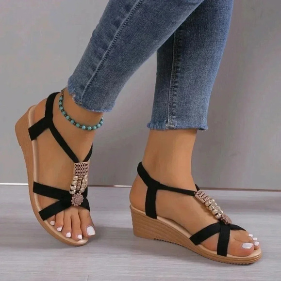 Women's Style Beaded Wedge Sandals, Summer, Medium Heel, Black Color - Picture 4 of 7